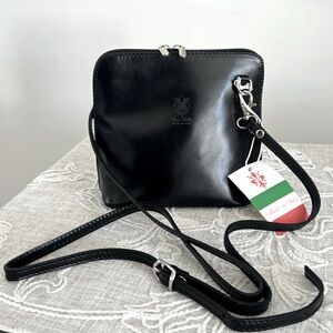 Vera Pelle New Black Italian Leather Crossbody Bag